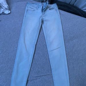 light wash american eagle jeggings.